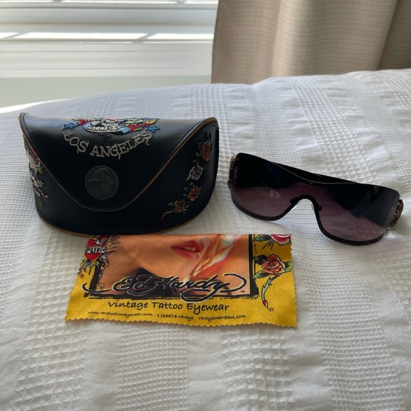Vintage Ed Hardy sunglasses. - Picture 4 of 5